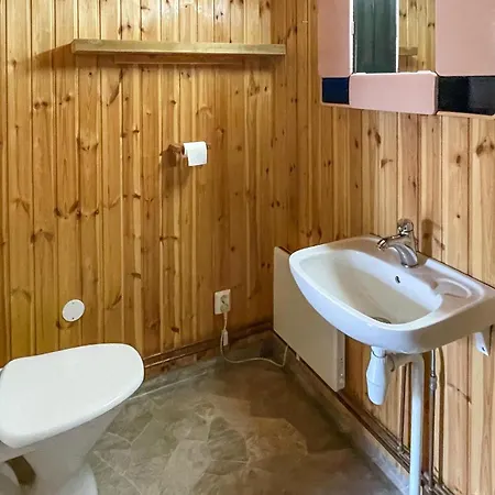 Tolles Haus Mit 2 Schlafzimmern In Grue *
